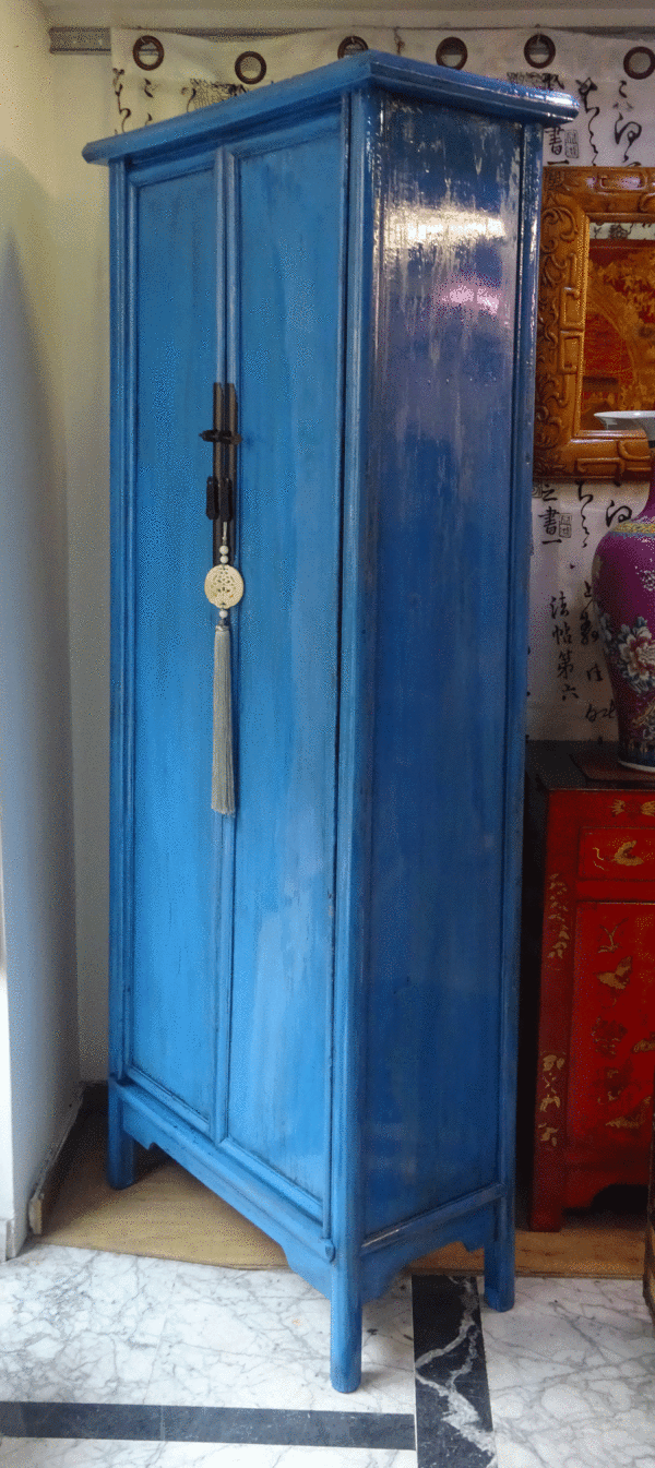 armadio cinese blu