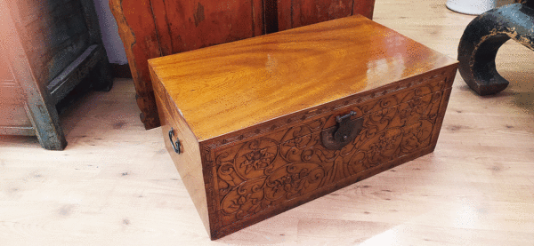 baule cinese canfora