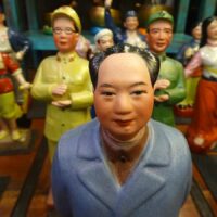 statuette mao