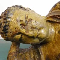 budda sdraiato legno